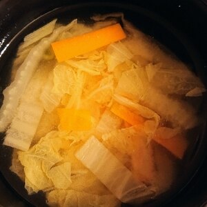 白菜とにんじんの味噌汁